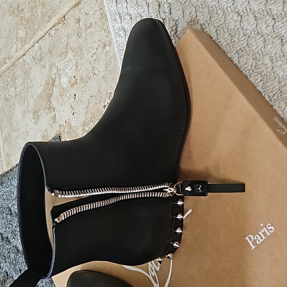 Authentic Christian Louboutin Roadirik leather booties - Picture 7 of 11